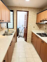 Simsville (D14), Condominium #558786021